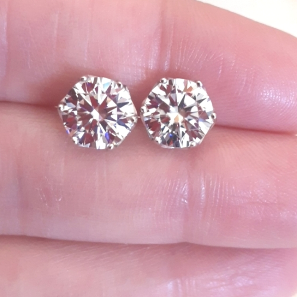 RESERVED-4 CARAT MOISSANITE STUDS - Picture 9 of 13
